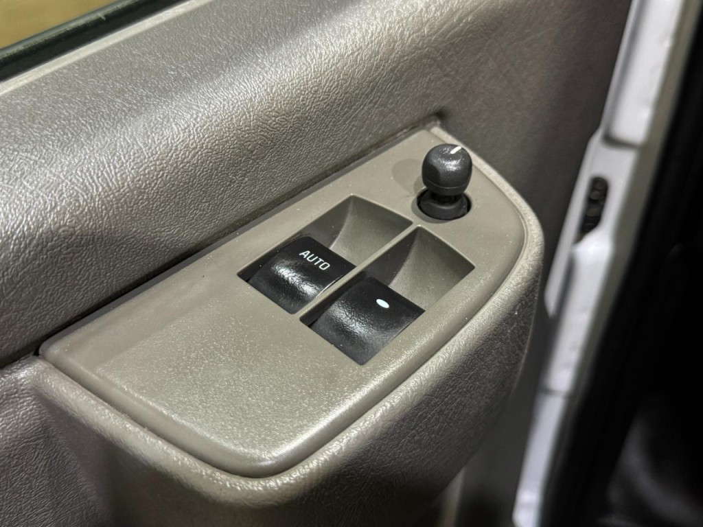 2020 Chevrolet Express Image 25
