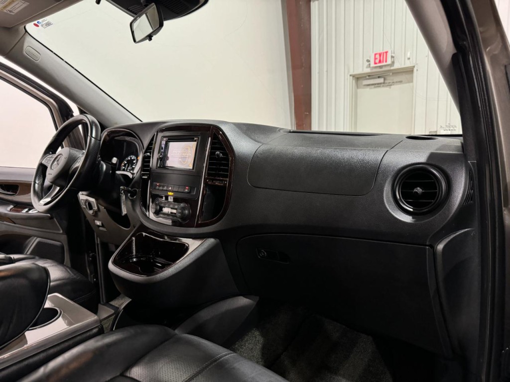 2016 Mercedes-Benz Metris Image 10