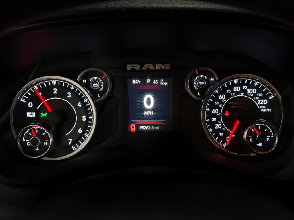 2023 RAM 2500 Image 32