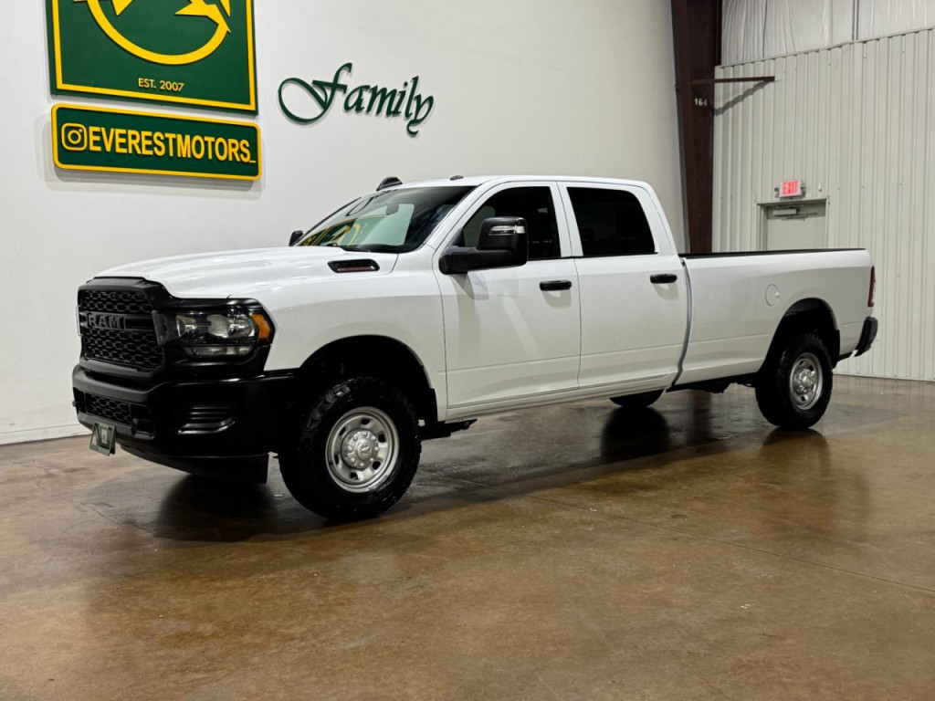 2023 RAM 2500 Image 3