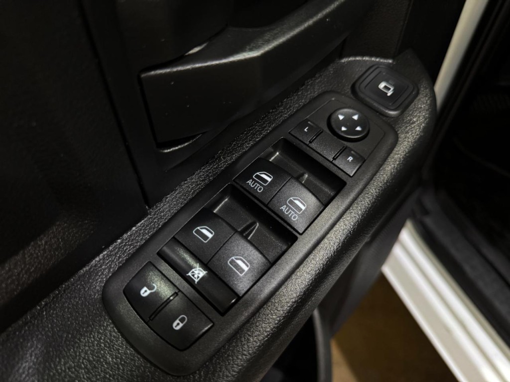 2023 RAM 2500 Image 27