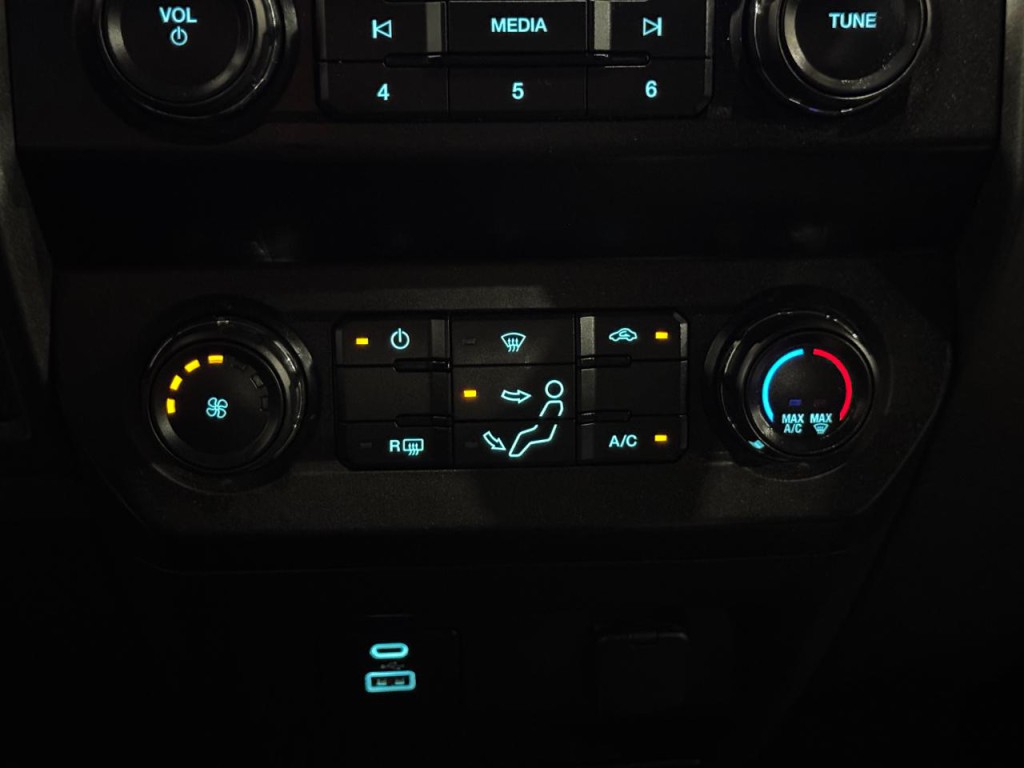 2021 Ford F-250 Image 28