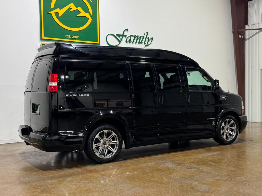 2018 Chevrolet Express Image 7
