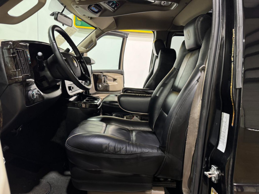 2018 Chevrolet Express Image 11