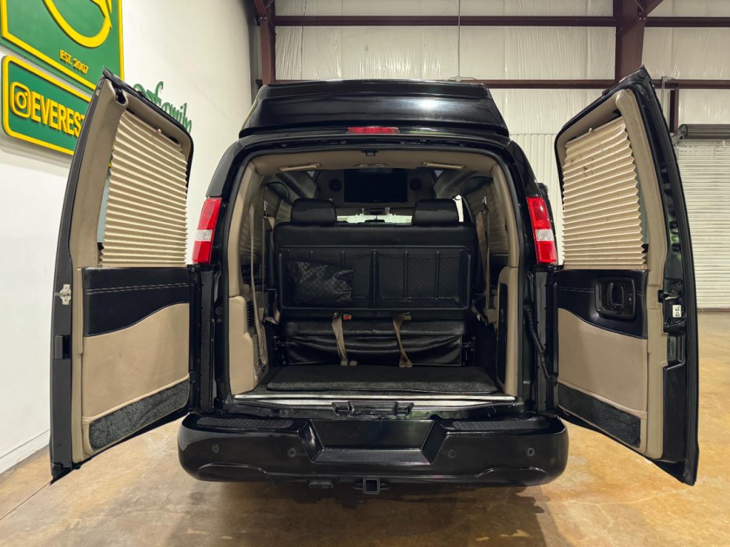 2018 Chevrolet Express Image 15