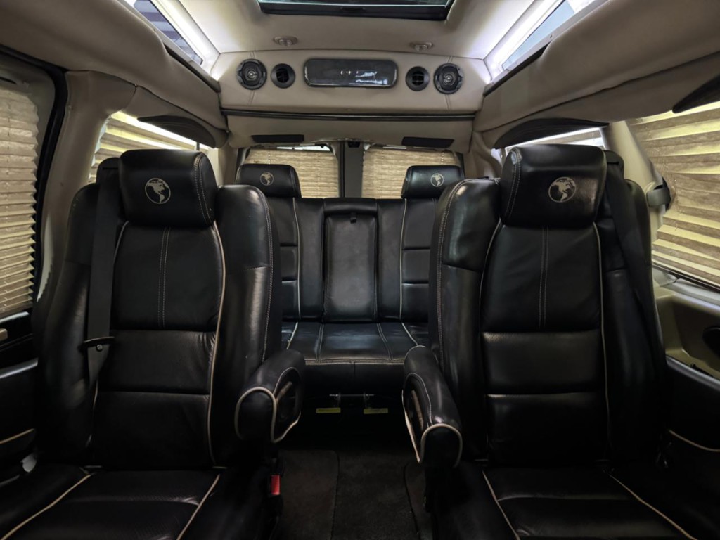 2018 Chevrolet Express Image 17