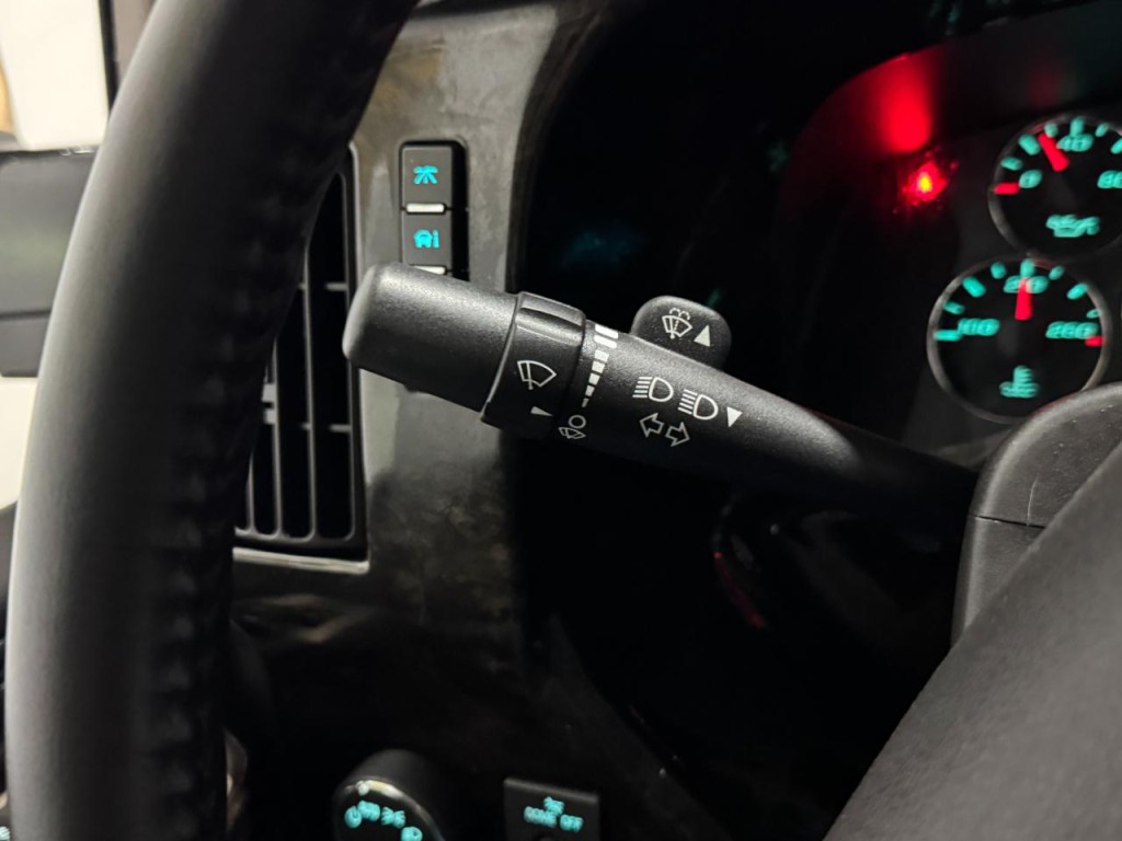2018 Chevrolet Express Image 24