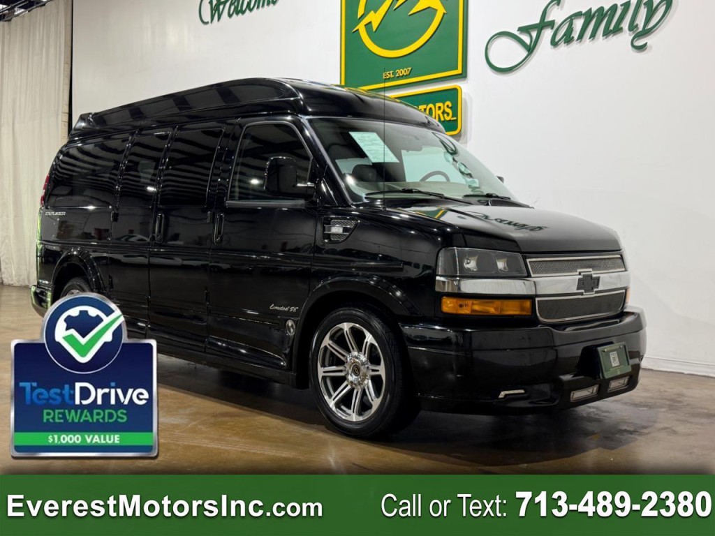 2018 Chevrolet Express Image 1