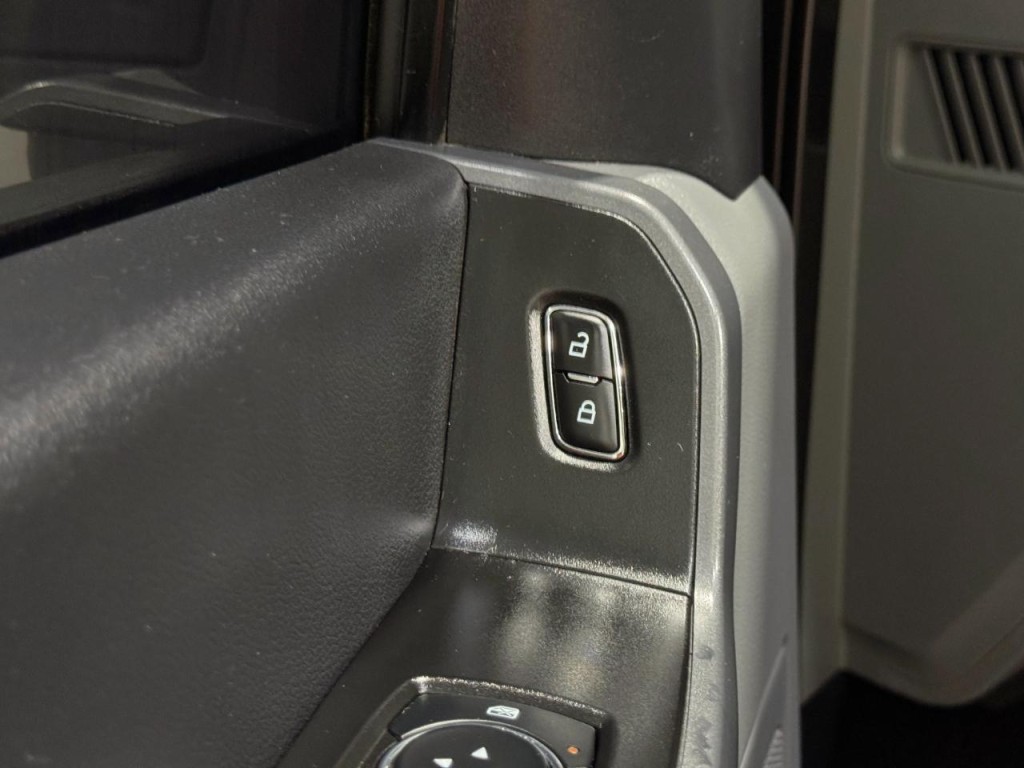 2023 Ford F-250 Image 27