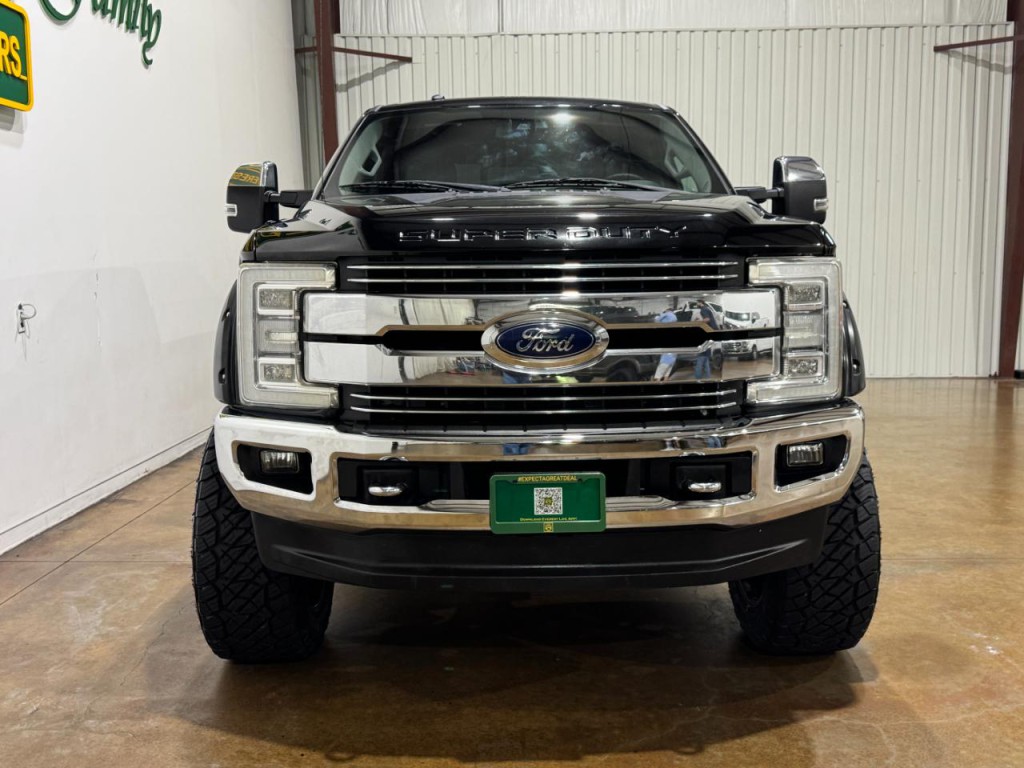 2017 Ford F-250 Image 2