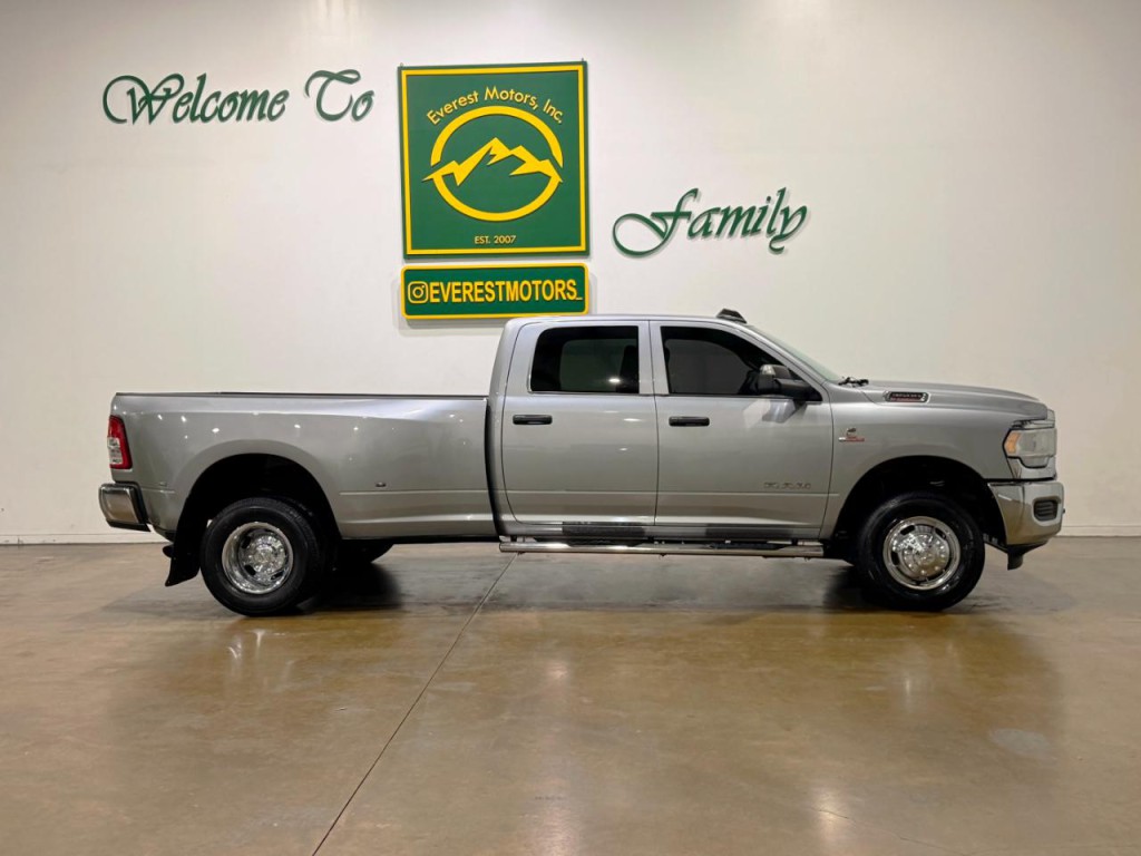 2021 RAM 3500 Image 2