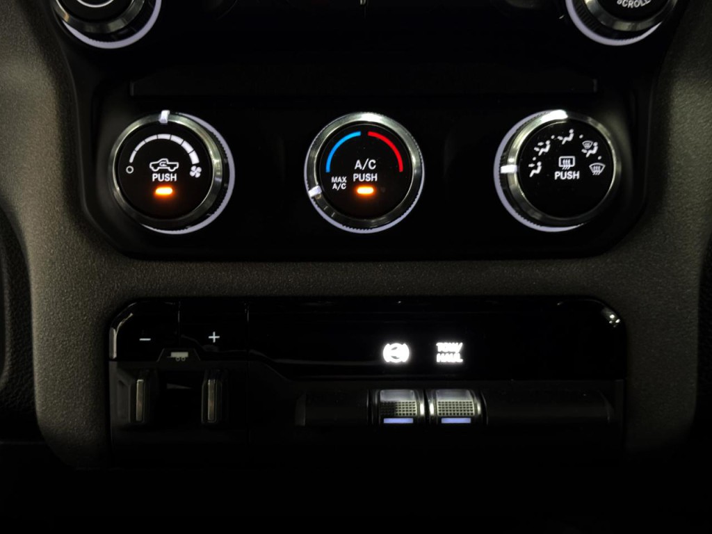 2021 RAM 3500 Image 7
