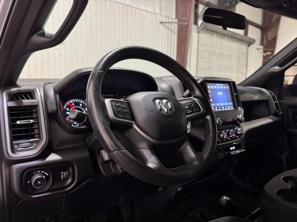 2021 RAM 3500 Image 29