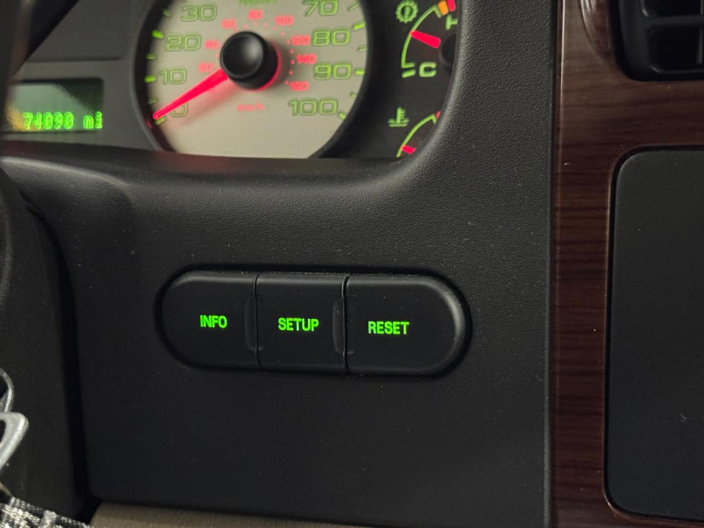2005 Ford F-350 Image 9