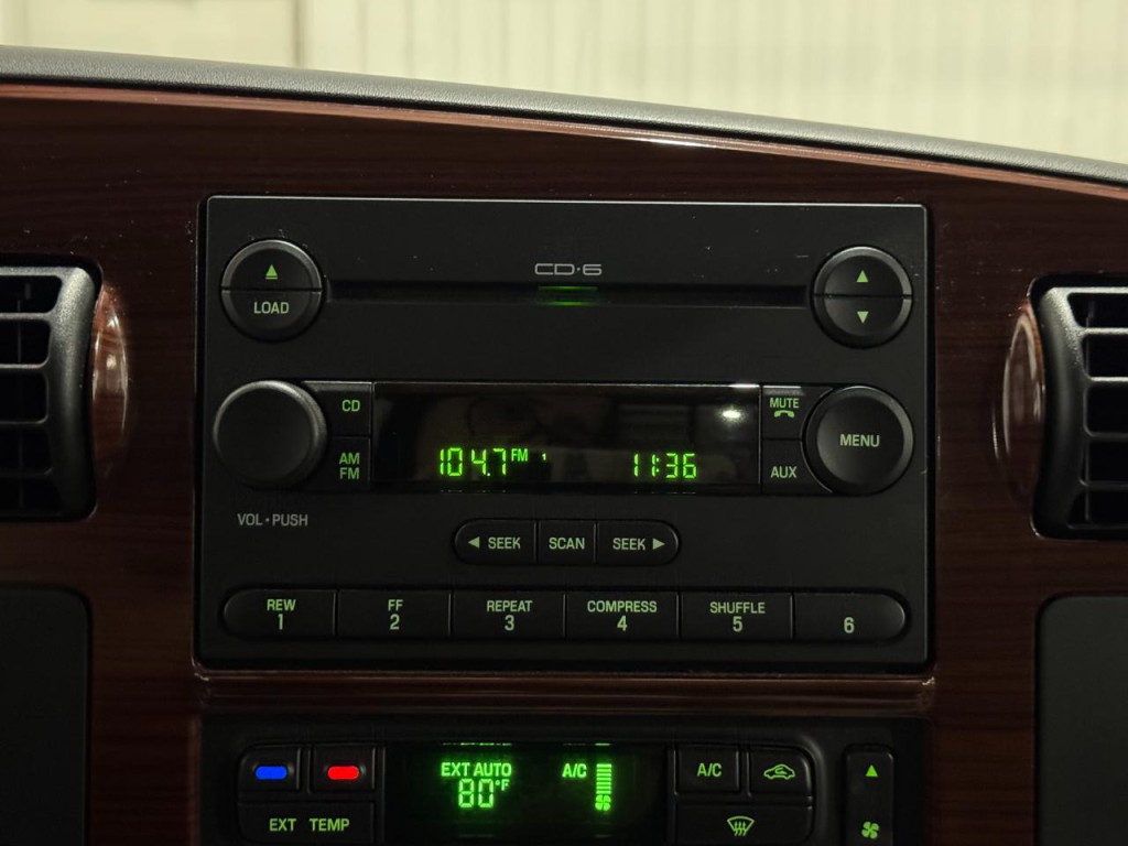 2005 Ford F-350 Image 4