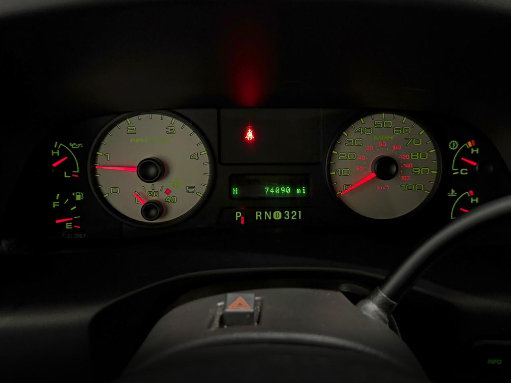 2005 Ford F-350 Image 10