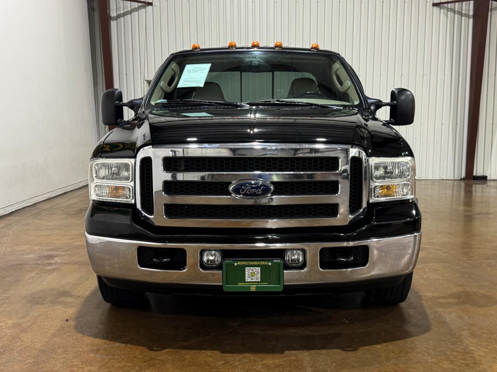 2005 Ford F-350 Image 2