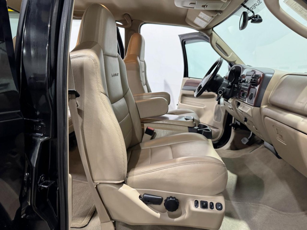 2005 Ford F-350 Image 12