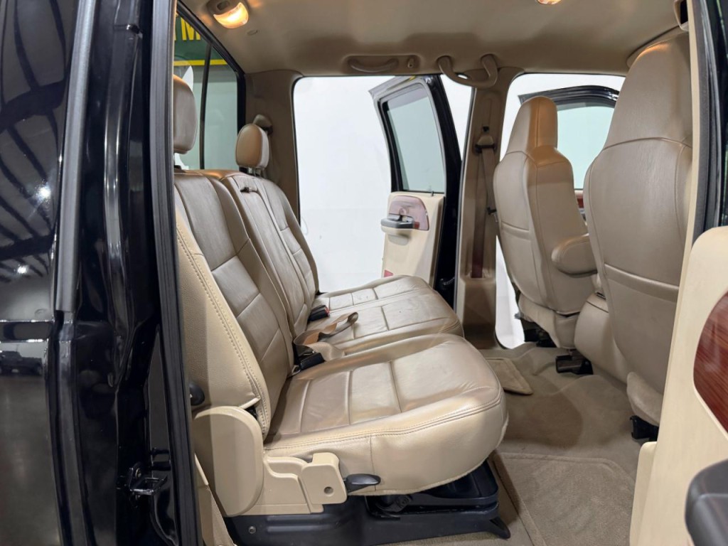2005 Ford F-350 Image 15