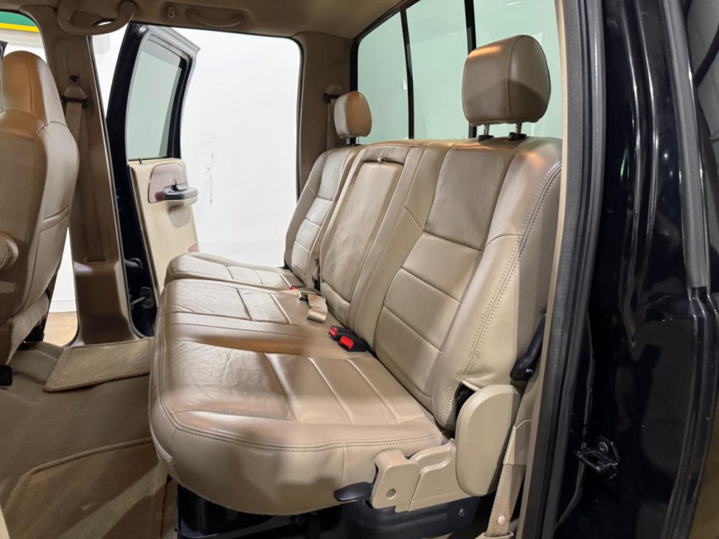 2005 Ford F-350 Image 16
