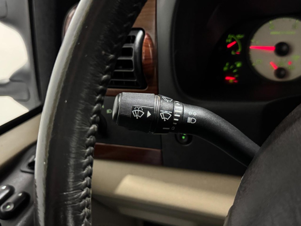 2005 Ford F-350 Image 22