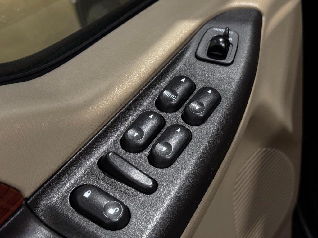 2005 Ford F-350 Image 30