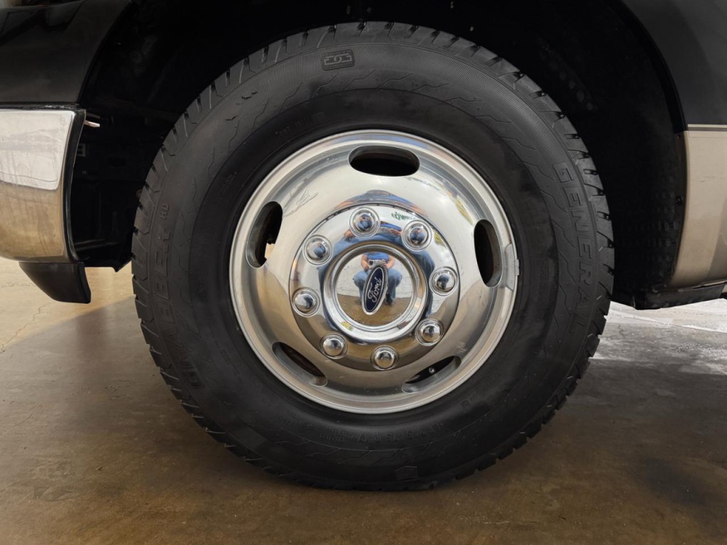 2005 Ford F-350 Image 42
