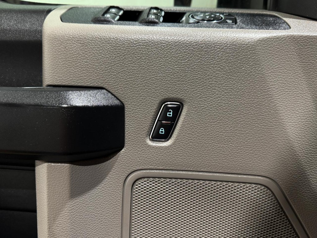 2017 Ford F-350 Image 28