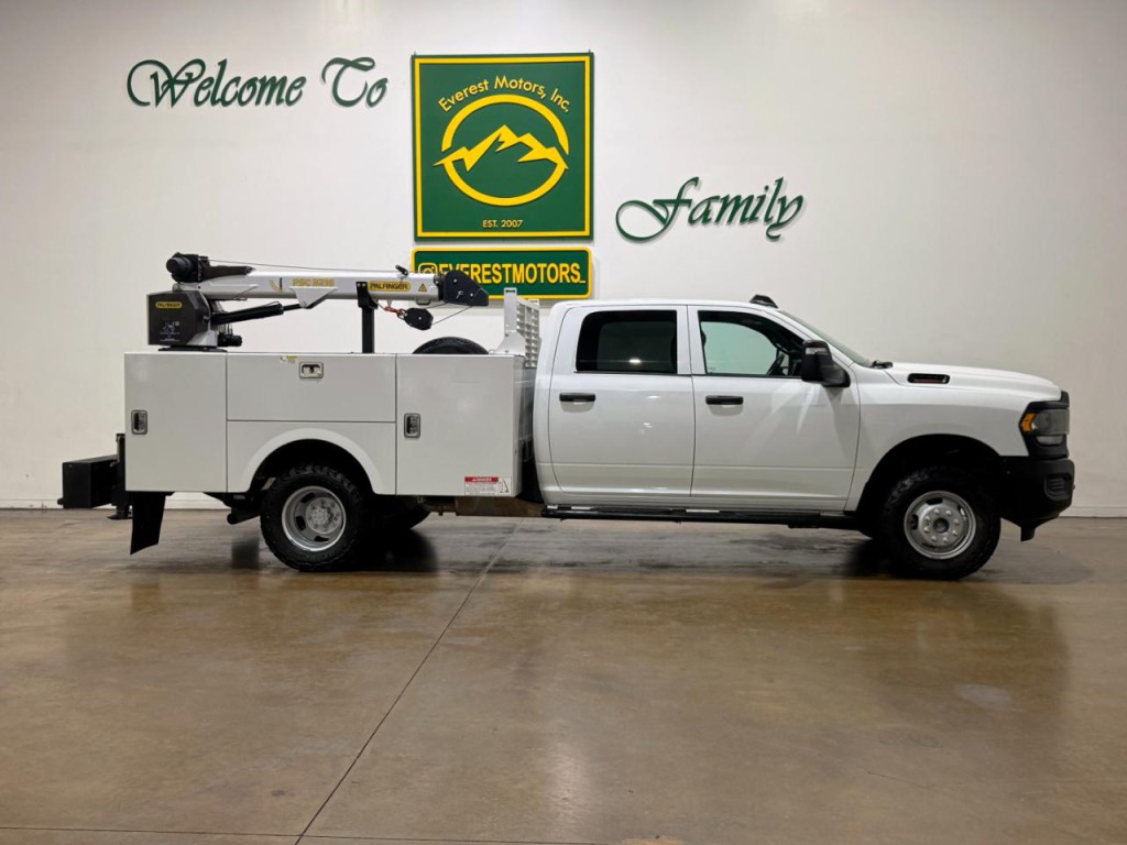 2024 RAM 3500 Image 9