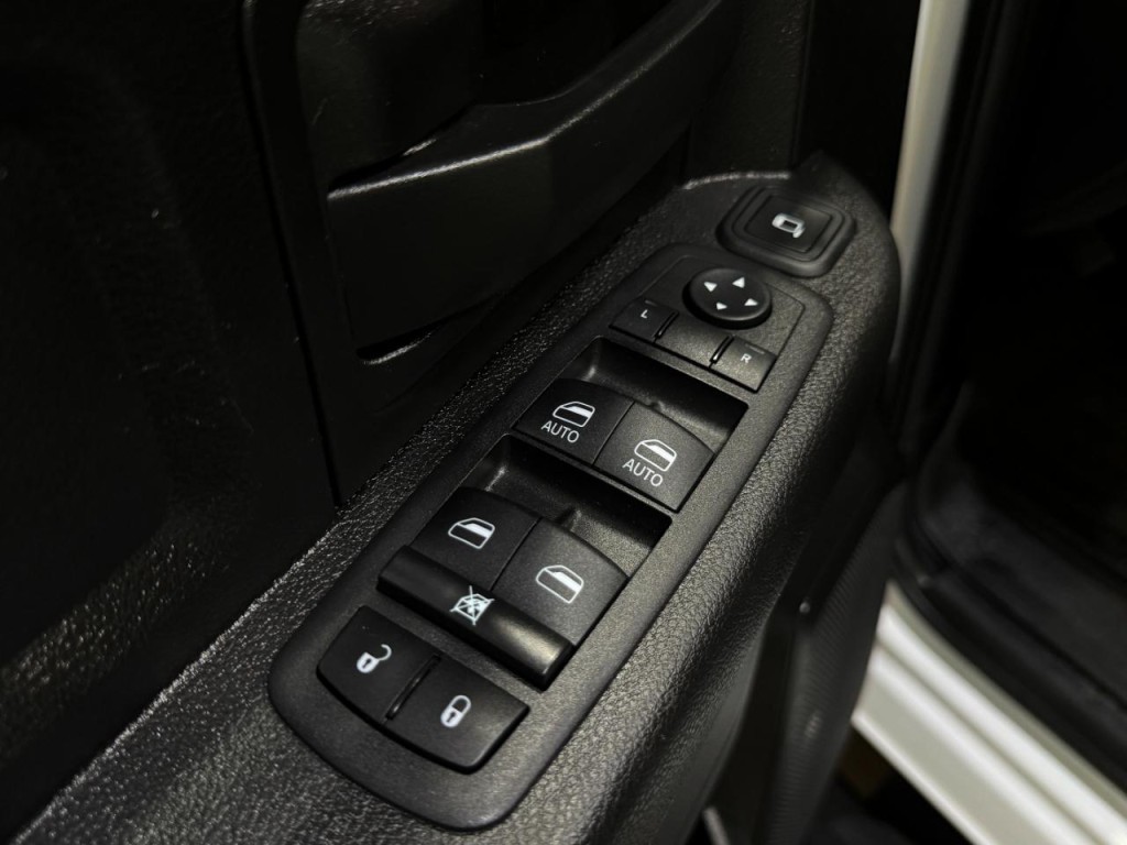 2024 RAM 3500 Image 30
