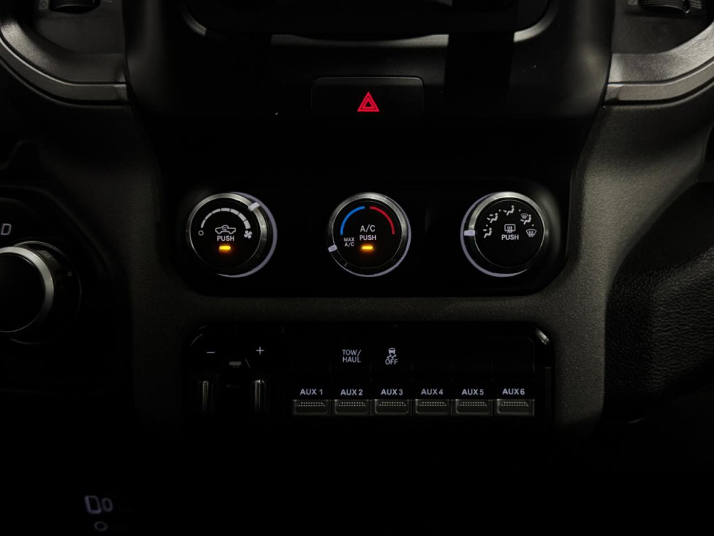 2024 RAM 3500 Image 32
