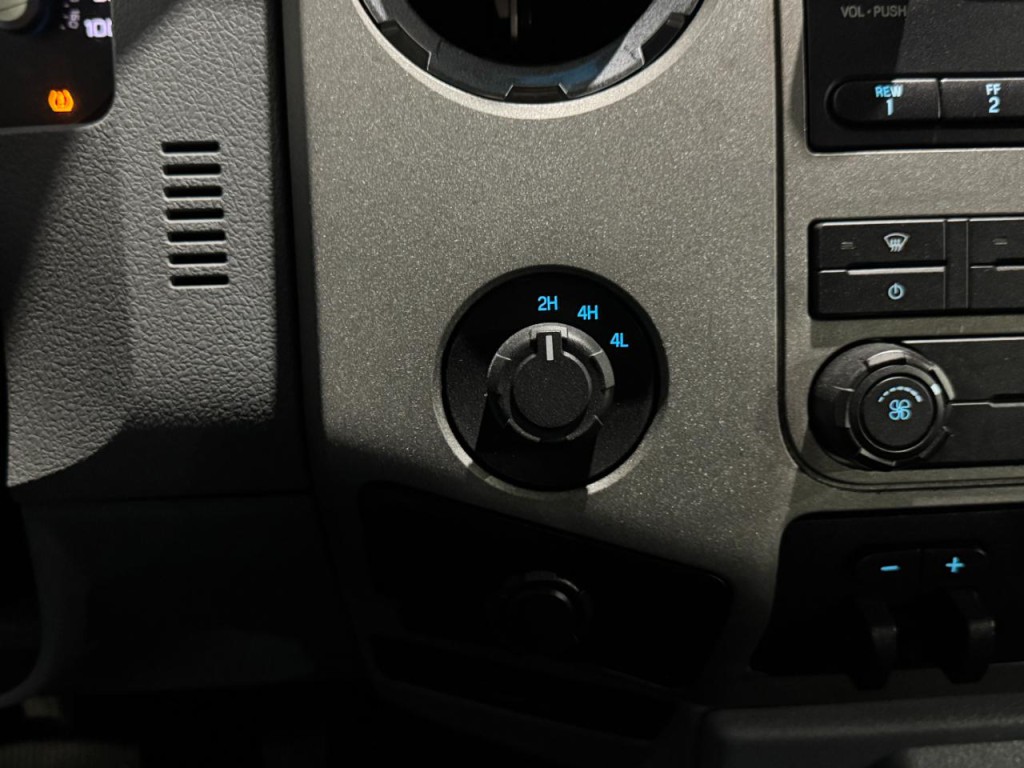 2012 Ford F-250 Image 25