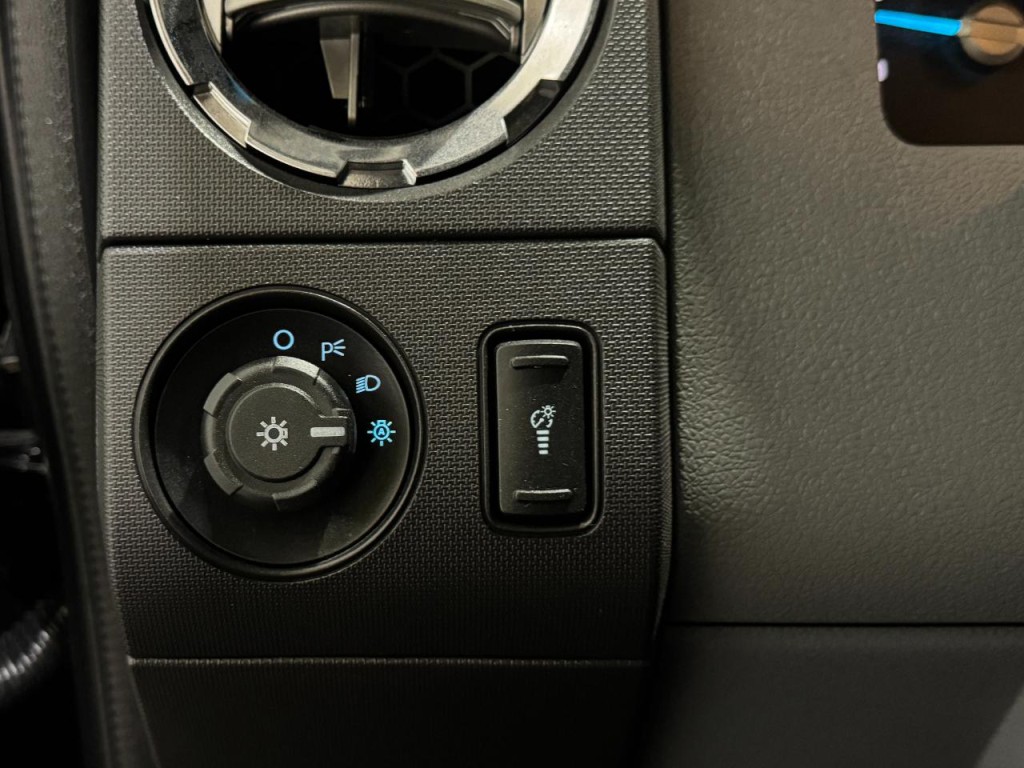 2012 Ford F-250 Image 27