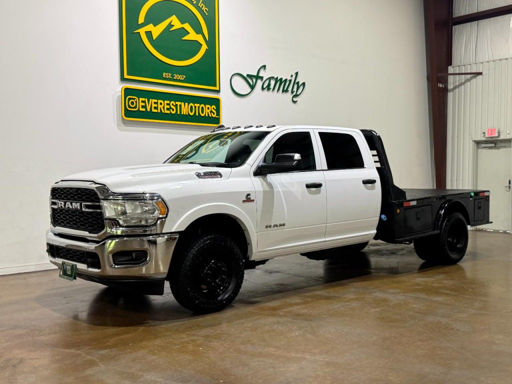 2021 RAM 3500 Image 3