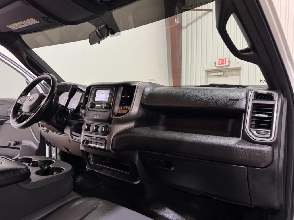 2022 RAM 5500 Image 11