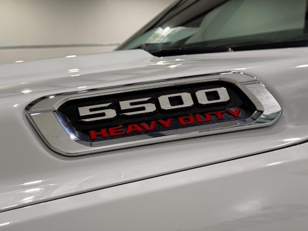 2022 RAM 5500 Image 32