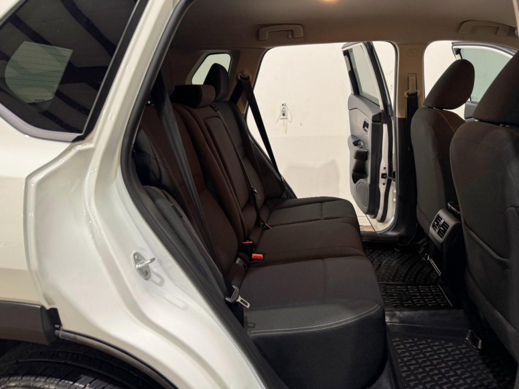 2025 Nissan Rogue Image 16
