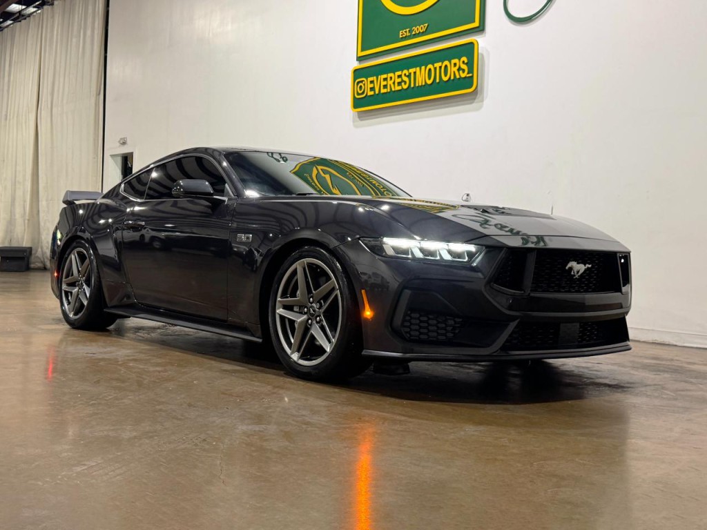 2024 Ford Mustang Image 2