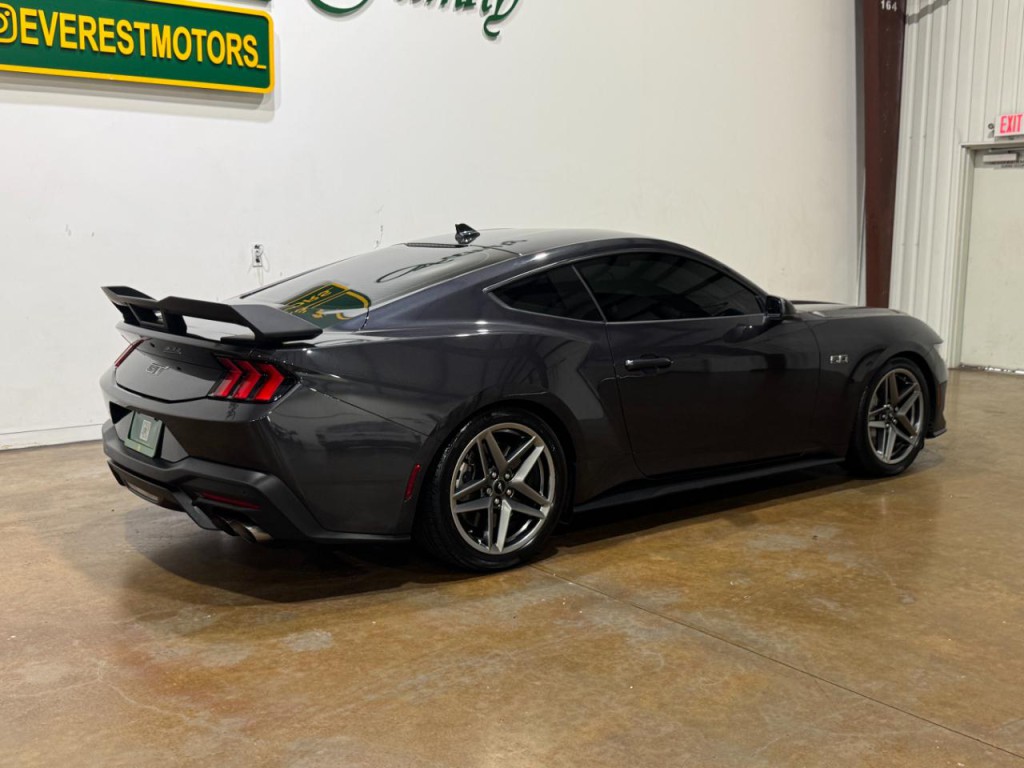 2024 Ford Mustang Image 9