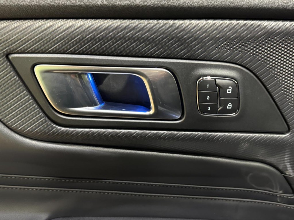 2024 Ford Mustang Image 27