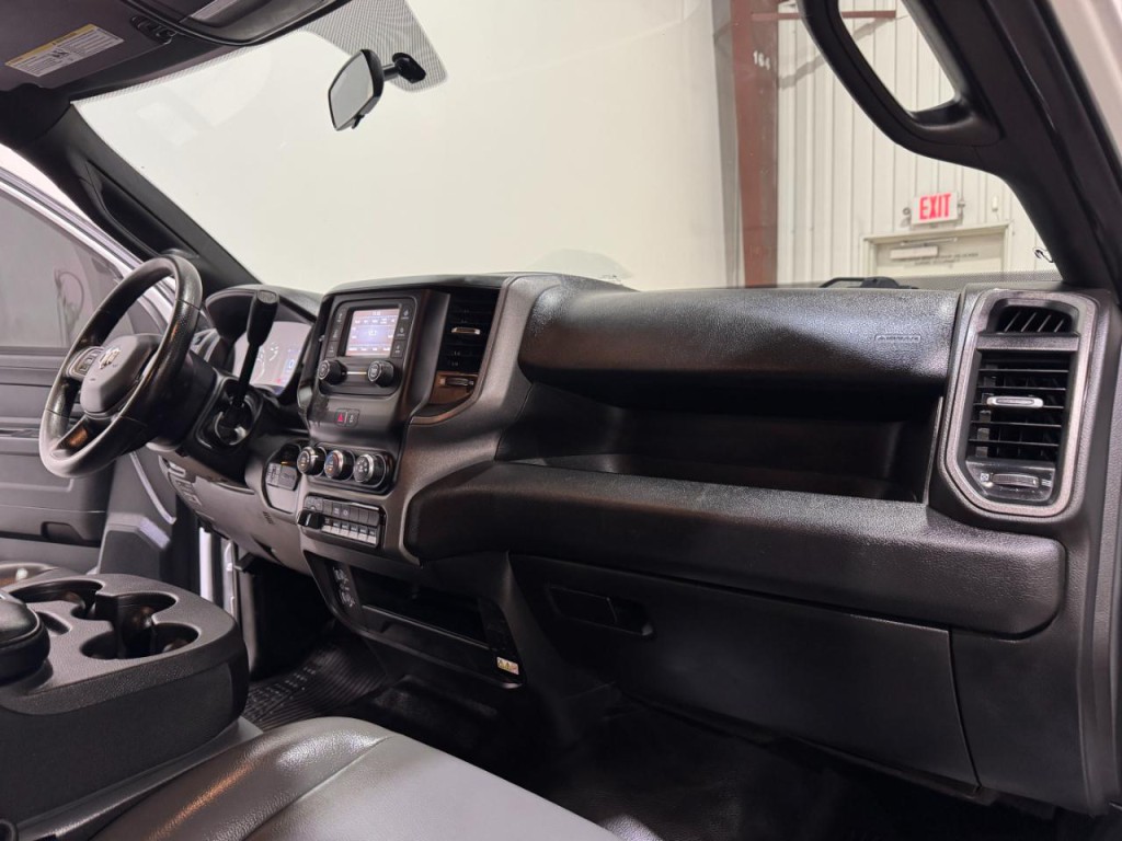 2022 RAM 5500 Image 11