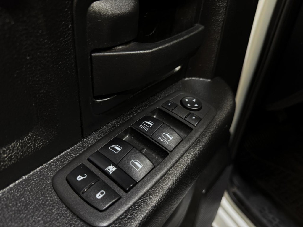 2022 RAM 5500 Image 27