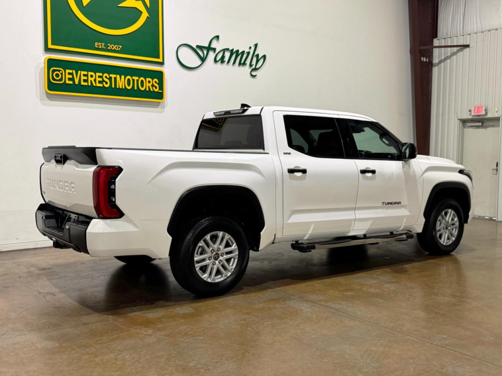 2022 Toyota Tundra Image 8