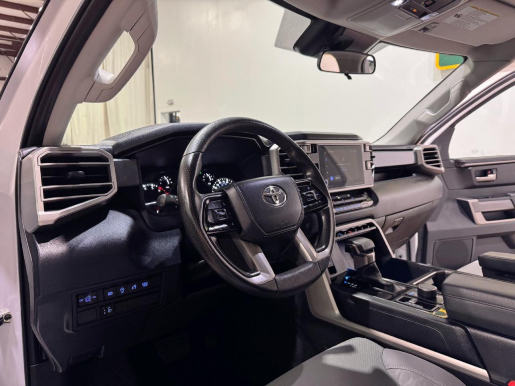 2022 Toyota Tundra Image 10