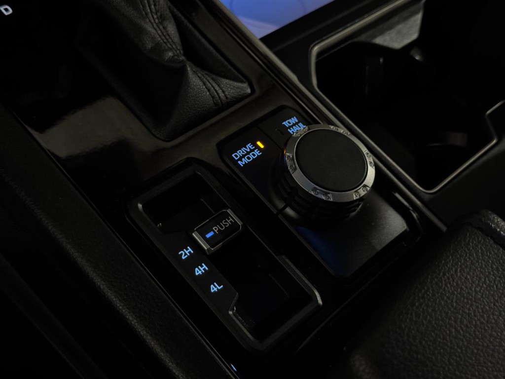 2022 Toyota Tundra Image 30