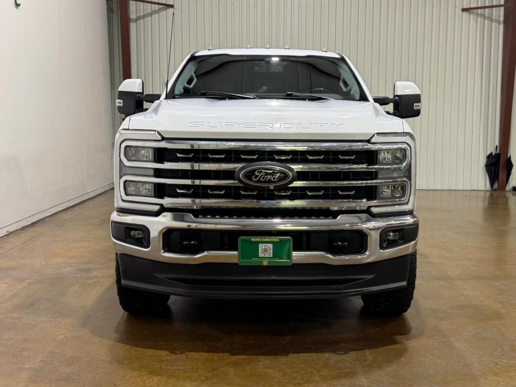 2023 Ford F-250 Image 2