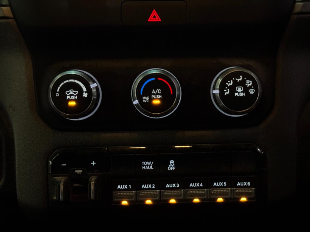 2023 RAM 3500 Image 17