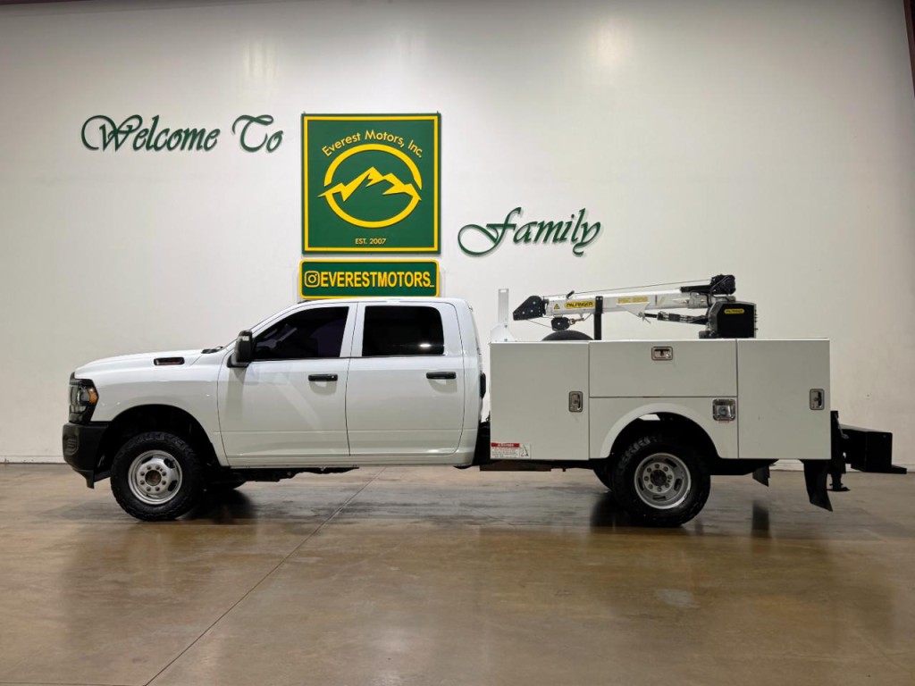2023 RAM 3500 Image 5