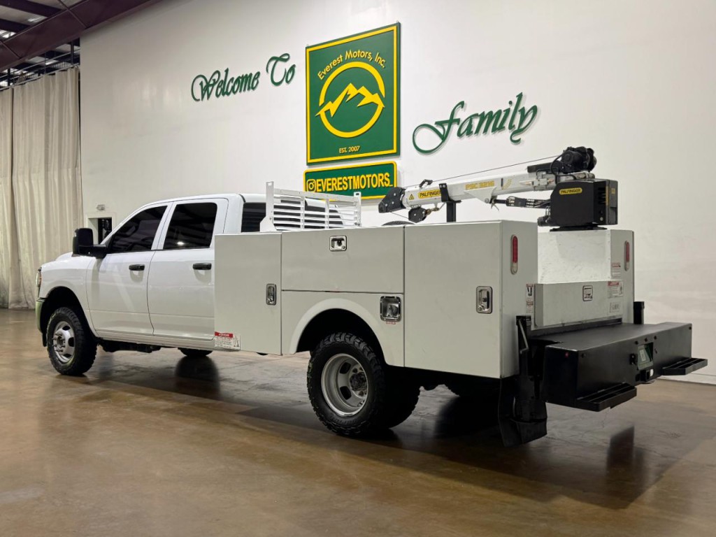 2023 RAM 3500 Image 6