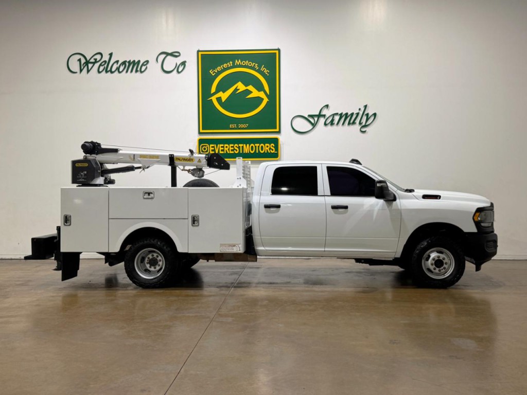2023 RAM 3500 Image 10